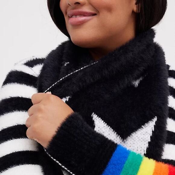 Torrid Black ALLOVER STAR OBLONG SCARF - Picture 4 of 10